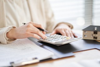 The Benefits &amp; Drawbacks of Equity Lending for Debt Repayment